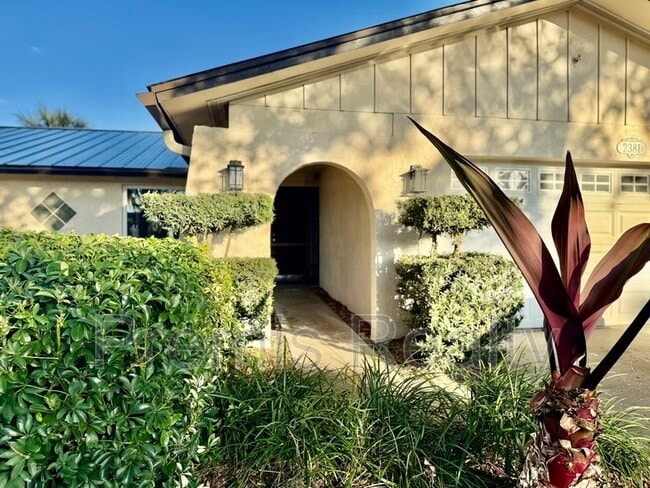 Building Photo - 2381 Timbercrest Cir W