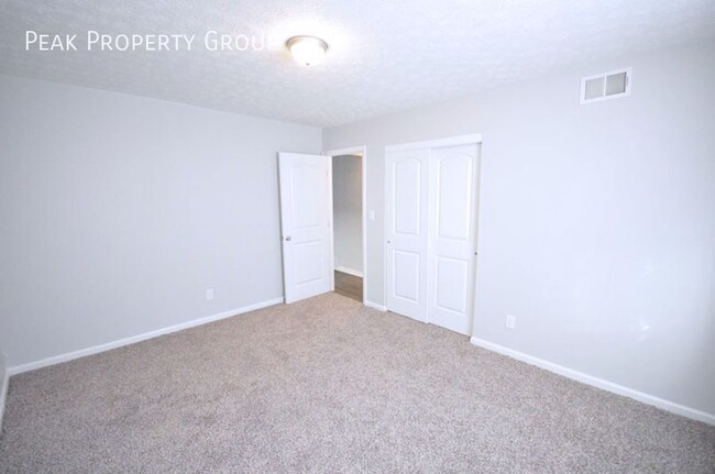 Building Photo - Available Now! 2 Bedroom apartment Located...