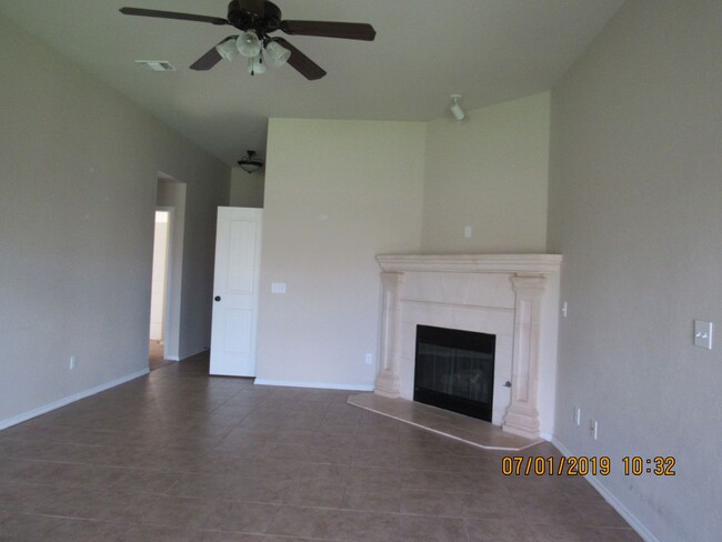 Building Photo - Rolling Hills Area!