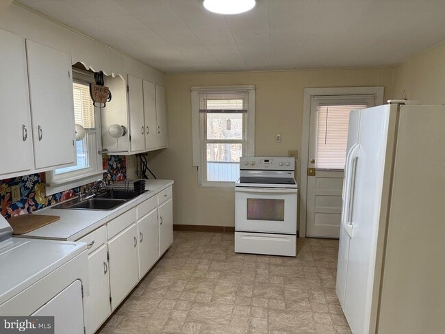 Building Photo - 77 Quarry Rd