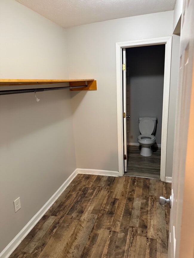 Building Photo - 270 Tampa Dr