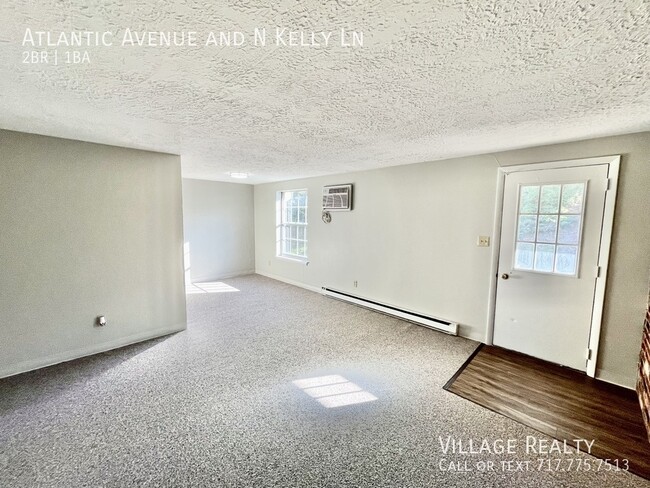 Building Photo - Newly-remodeled! Affordable 2-bed in Red L...