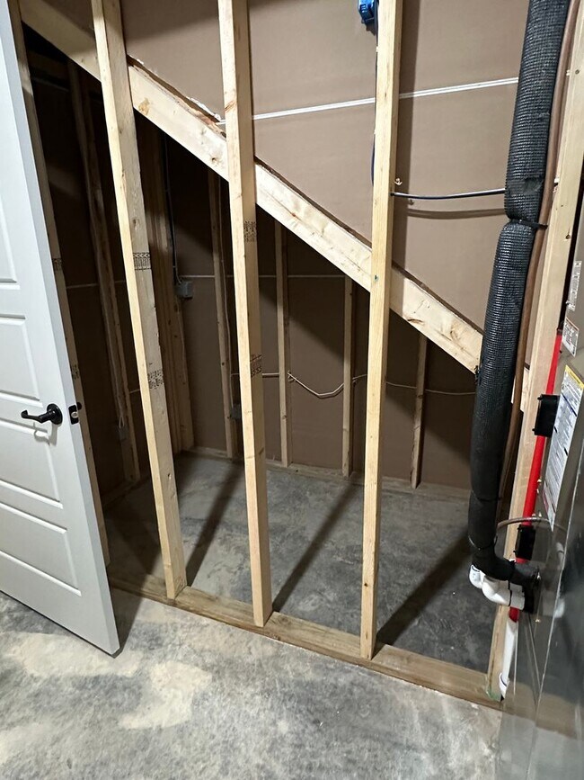 Building Photo - NEW CONSTRUCTION 5 Bed 3 Bath w/ Walk Out ...