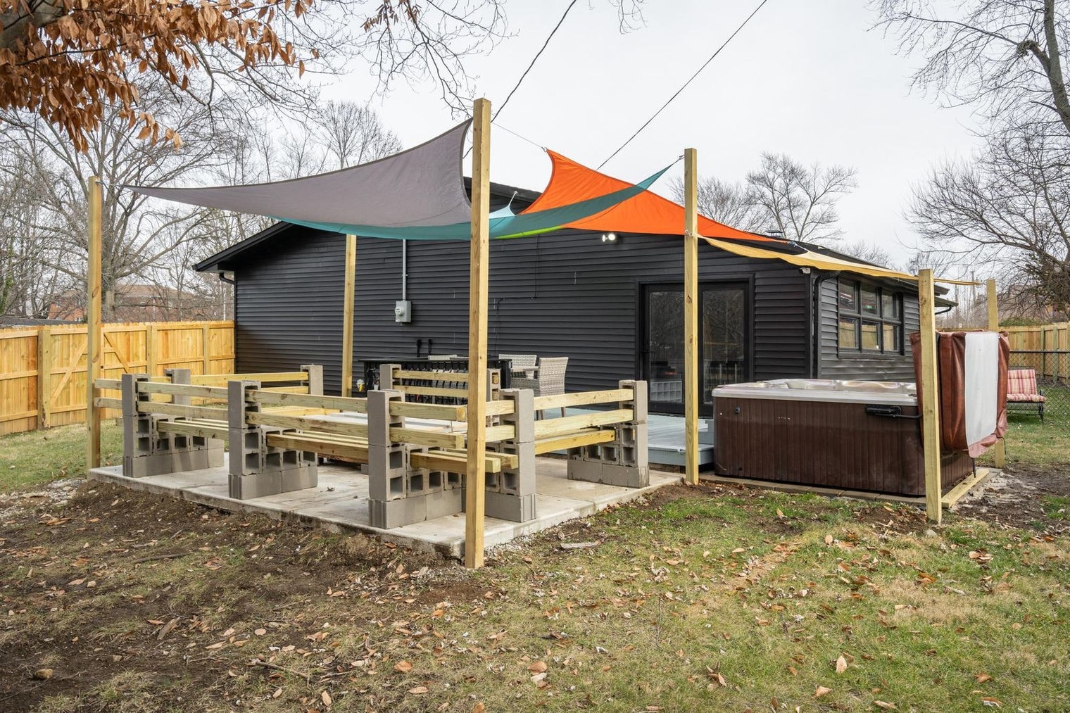 Building Photo - 5850 Devington Cir