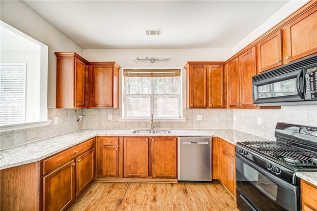 Building Photo - 374 St Claire Dr