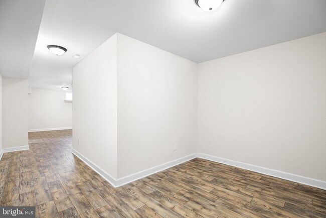 Building Photo - 6337 Louisianna Rd