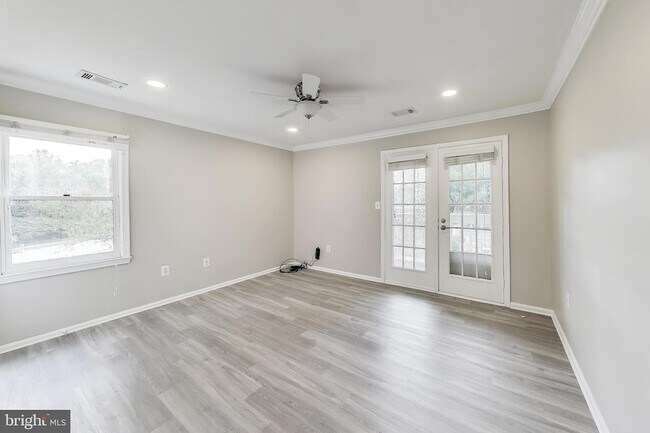Building Photo - 13041 Shadyside Ln