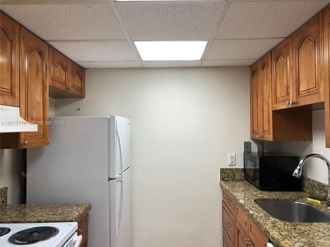 Building Photo - 14301 N Kendall Dr