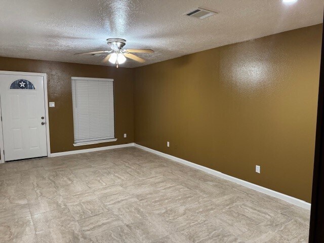 Building Photo - 8935 Dirby St