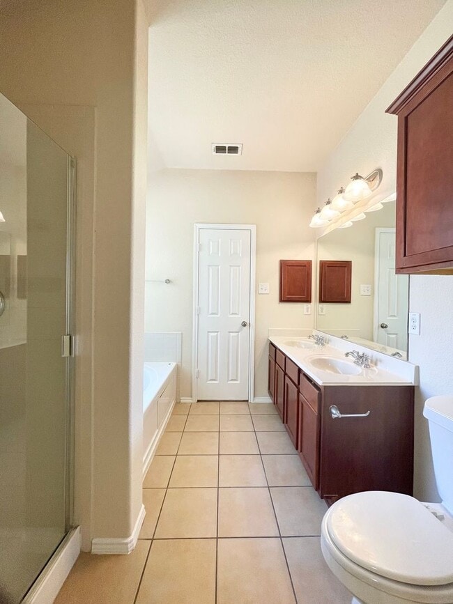 Building Photo - 4 Bedroom 1 story Duncanville ISD