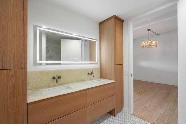 Building Photo - 290 Market St