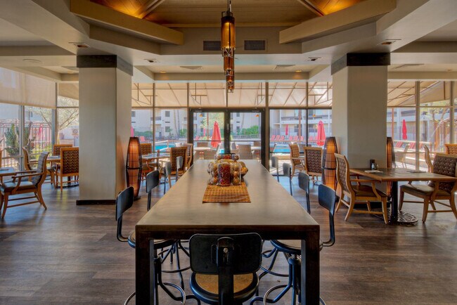 Building Photo - 7401 N Scottsdale Rd