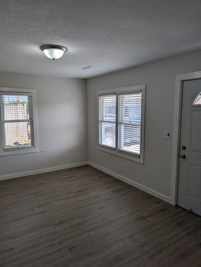 Building Photo - 245 NW 51st Pl