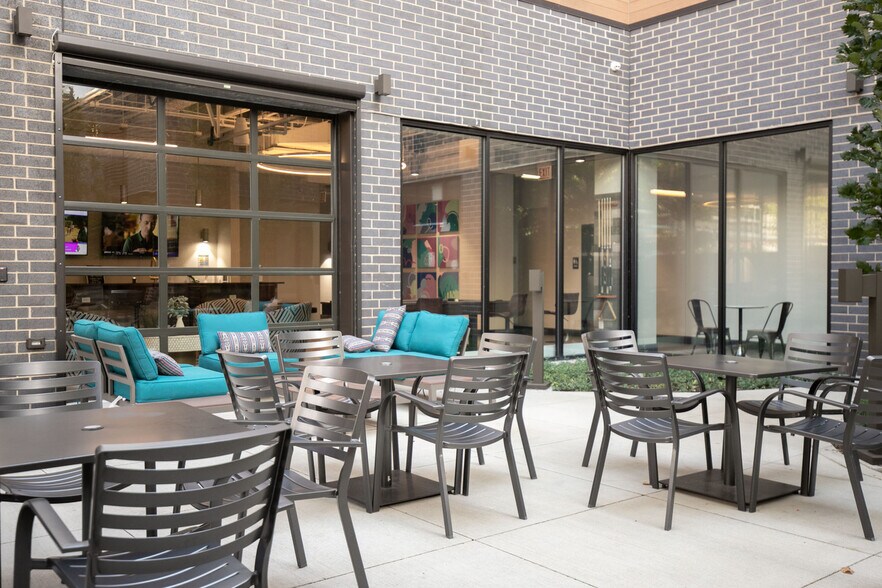 Building Photo - 6149 North Broadway-GO FL4-ID1422