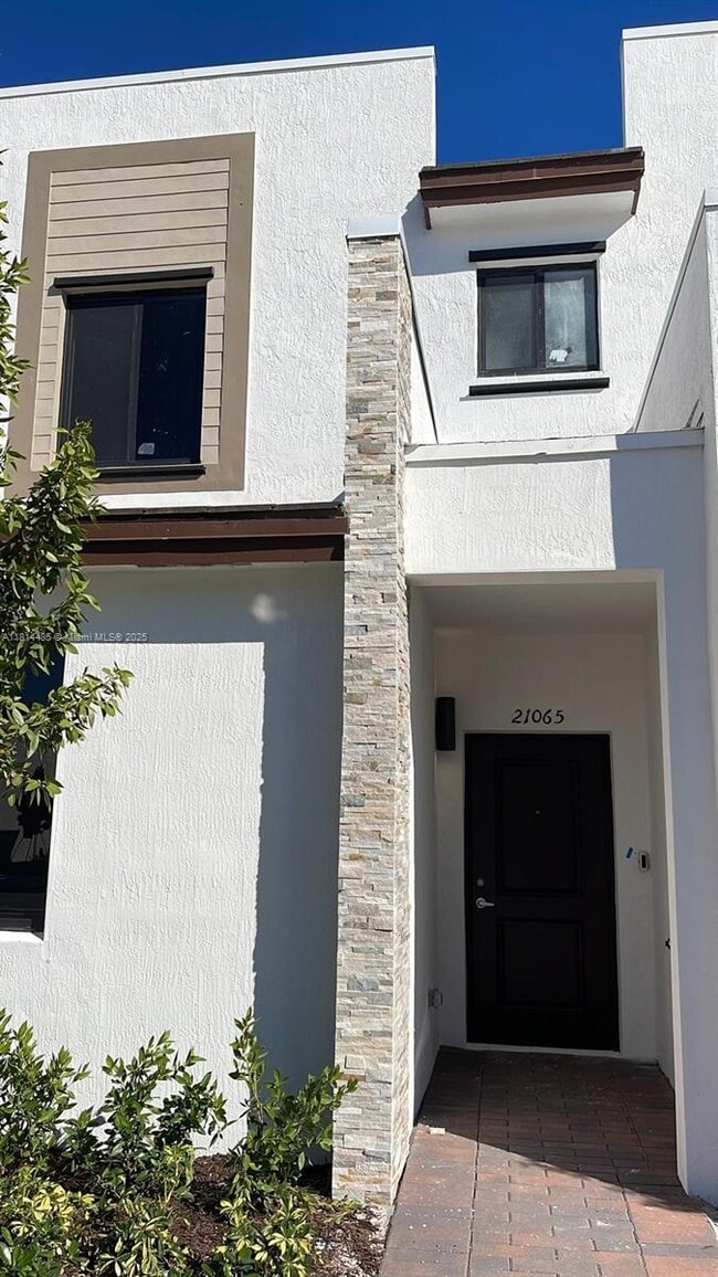 Primary Photo - 21065 NE 8th Ave