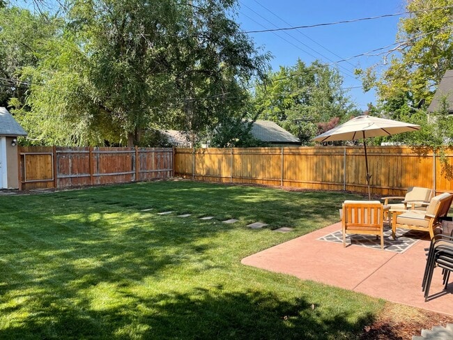 Building Photo - North End Beauty with Bonus Space & Garage!