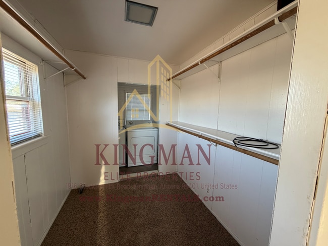 Building Photo - Bright 1BR Near Historic Downtown—Private & Full of Character
