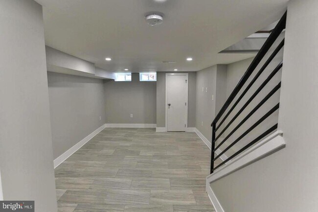Building Photo - 1039 Tree St
