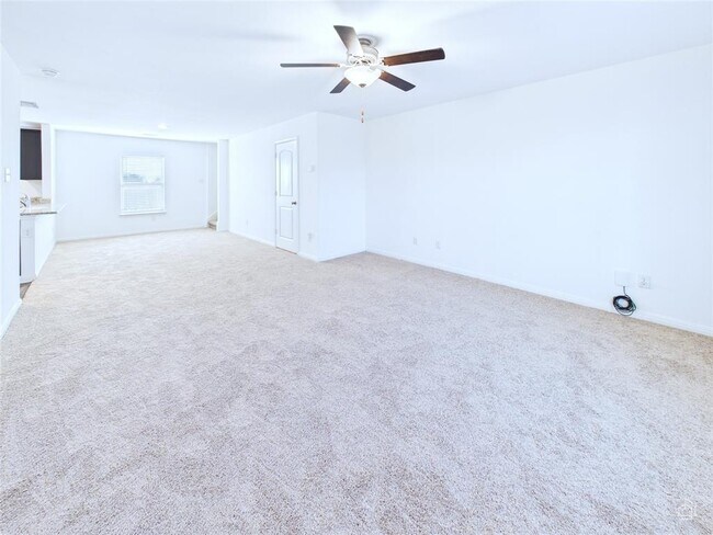 Building Photo - 525 Riverdale Dr