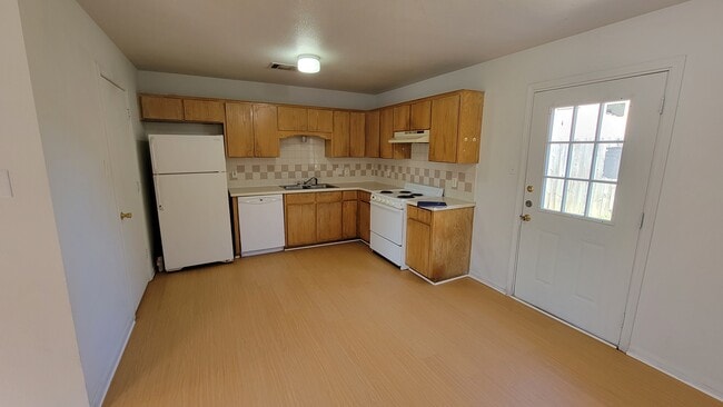 Building Photo - 2810 Cantabrian Dr