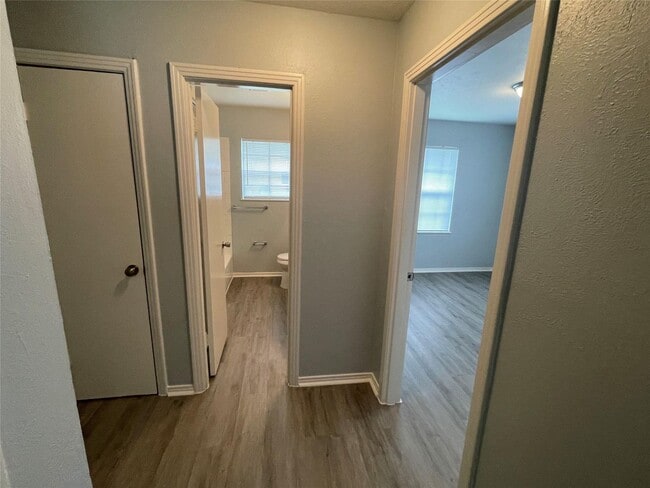 Building Photo - 3 BR/2.5BA | Renovated Single Family Home | 1-Car Garage Parking | Fenced backyard