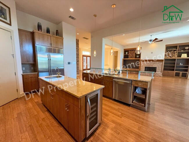 Building Photo - 4 Bedroom, 4 1/2 Bathroom Home with Pool for Lease in Irving