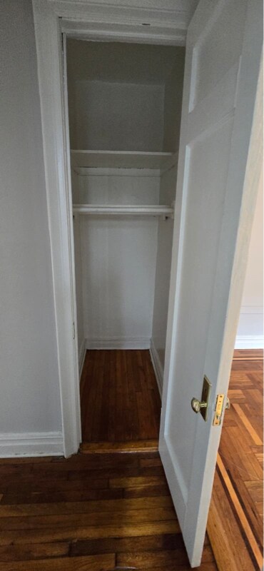 Building Photo - 240 Crown St