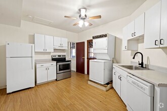 Building Photo - 129 S 18th St