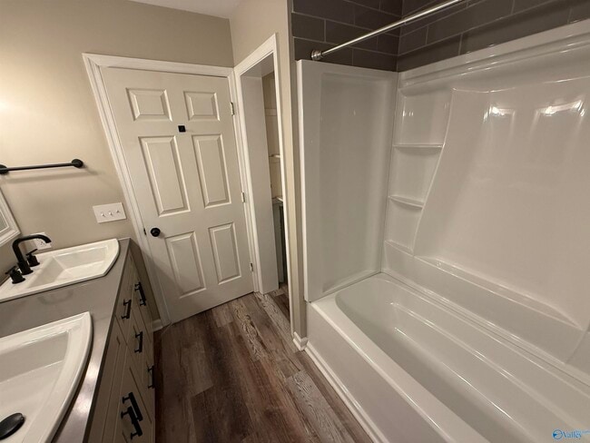 Building Photo - 2665 Dunlap Ave