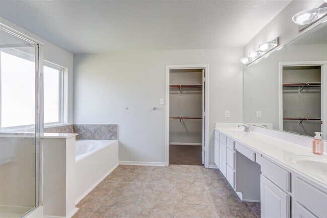 Building Photo - 18823 Elm Square Ct