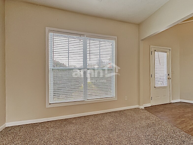 Building Photo - 1706 Chinaberry Ct