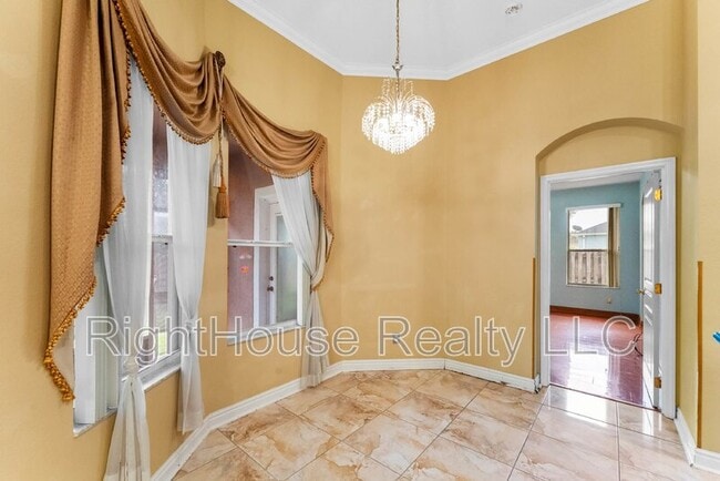 Building Photo - 1037 Bridgeway Blvd