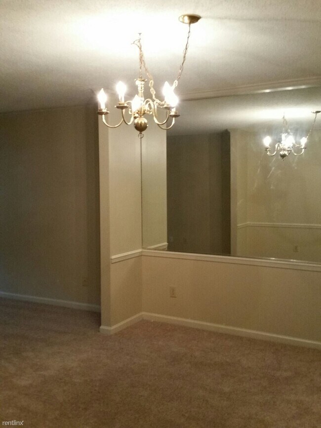 Building Photo - 2 br, 2 bath House - 4812 Tower Rd Unit D