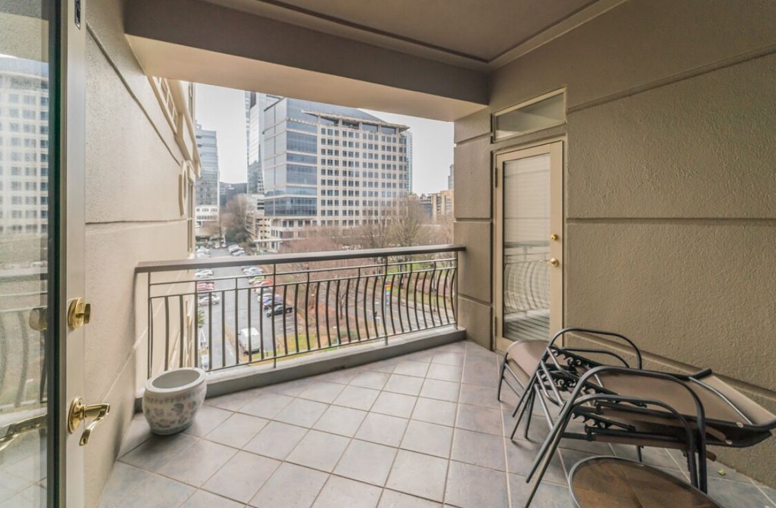 Building Photo - 3334 Peachtree Rd NE