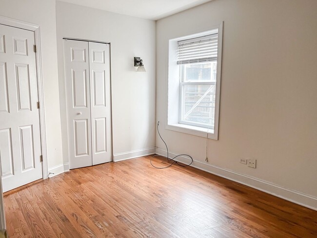 Building Photo - Uptown - 2 Bed / 2 Bath - Central Heat & AC