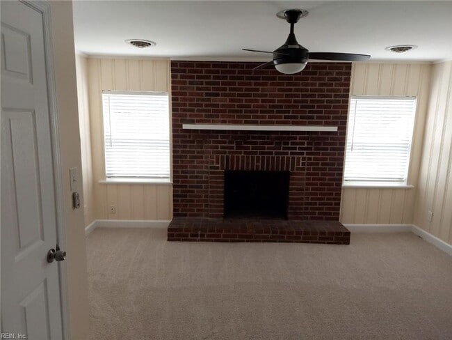 Building Photo - 3 BR 2 BA House