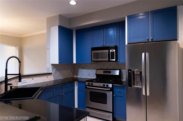 Building Photo - 500 Water's Edge Drive