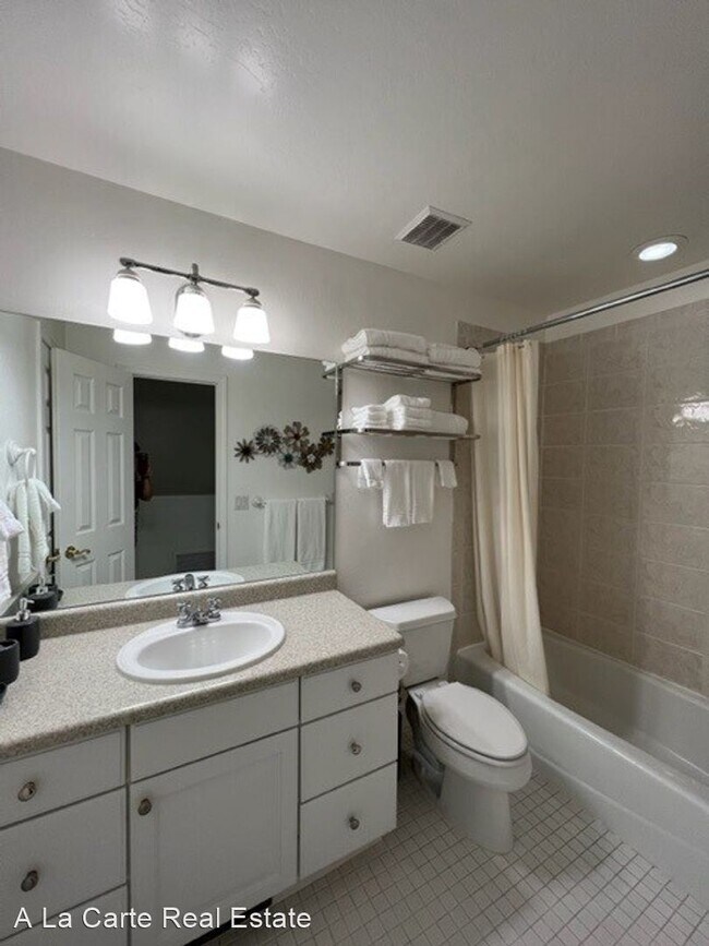 Building Photo - 3 br, 2.5 bath House - 827 Pitkin Ave