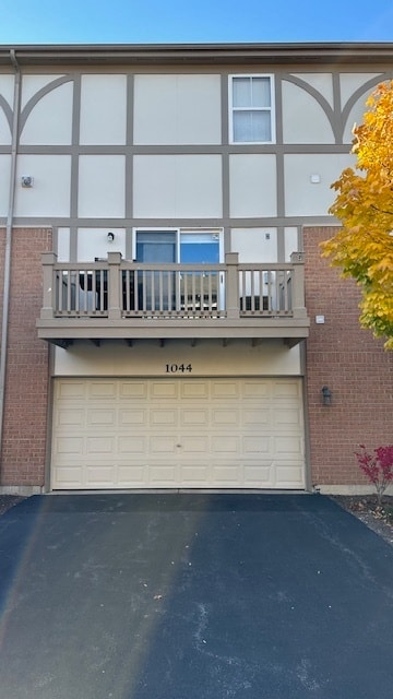 Building Photo - 1044 N Claremont Dr