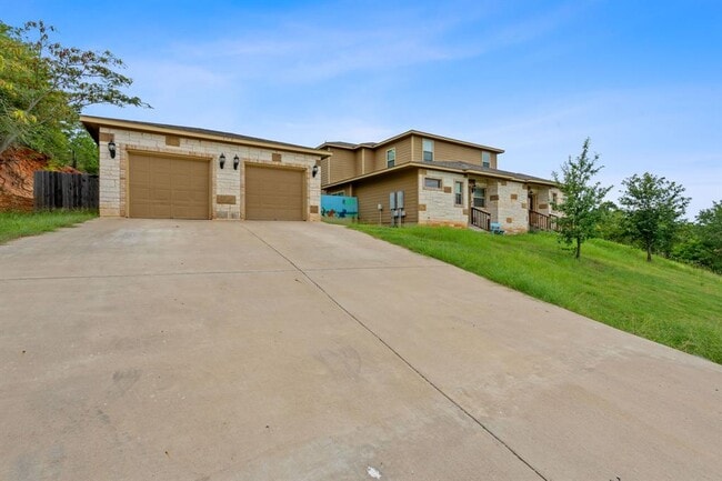 Primary Photo - 134 Honopu Dr