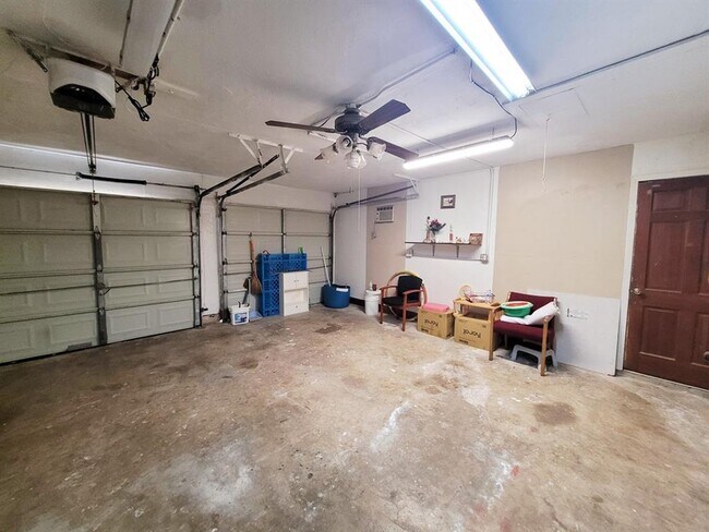 Building Photo - 12111 Pompano Ln