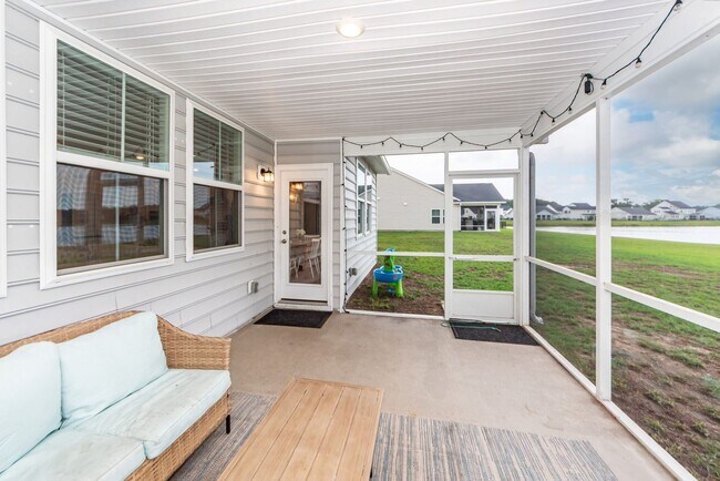 Building Photo - 6976 Pumpkinseed Dr