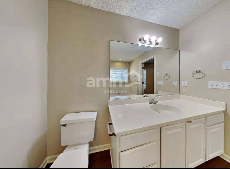 Building Photo - 106 Guildford Dr