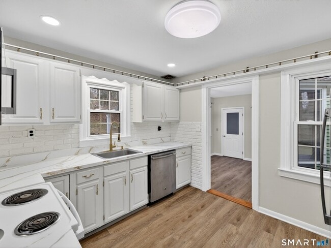 Building Photo - 87 McVeagh Rd