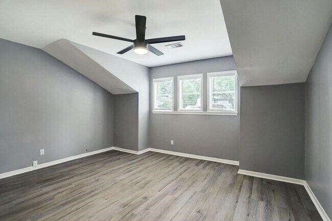 Building Photo - 217 Loon River Dr