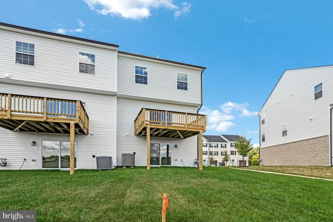 Building Photo - 16640 Green Glade Dr