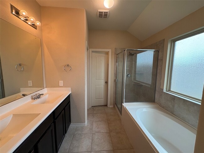 Building Photo - 1410 Spencer Glen Ln