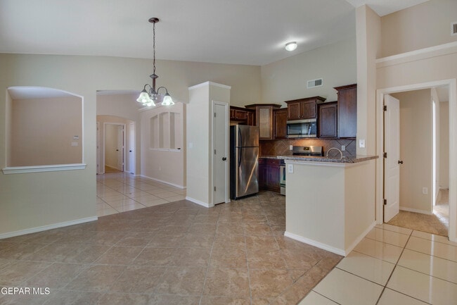 Building Photo - 14299 Desert Point Dr