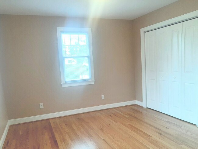 Building Photo - Beautiful 4 Bedroom Home in Chapel Hill
