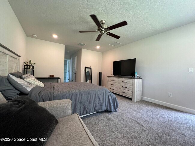 Building Photo - 8752 Waterstone Blvd